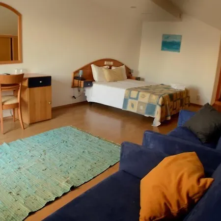 Albergaria Pedra D'ouro 게스트하우스 4*